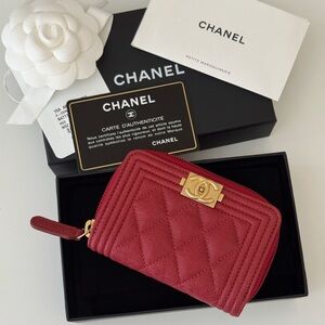 NWT Chanel 19A Zipped O-Coin Purse, Red